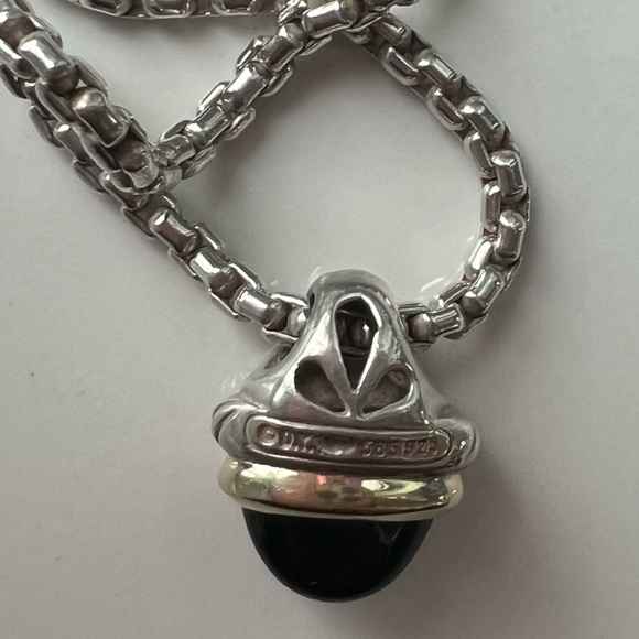 David Yurman 16” Cable necklace with two tone silver/gold and onyx acorn pendant - Picture 4 of 6